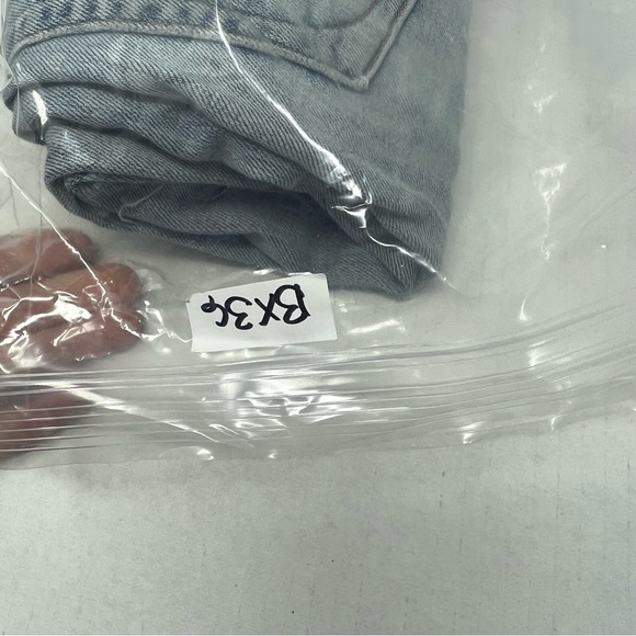 rag & bone Lightwash Dre Capri Distressed Jeans 28 - Picture 9 of 9